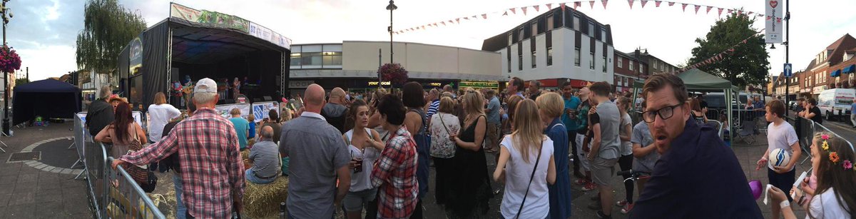 hoddlovesmusic's tweet photo. what an amazing end to an amazing day😍 so proud of #HLMF it's been awesome, ding dangs/john Wheatley/Dolly 😆 http://t.co/k1WxwdSb2q