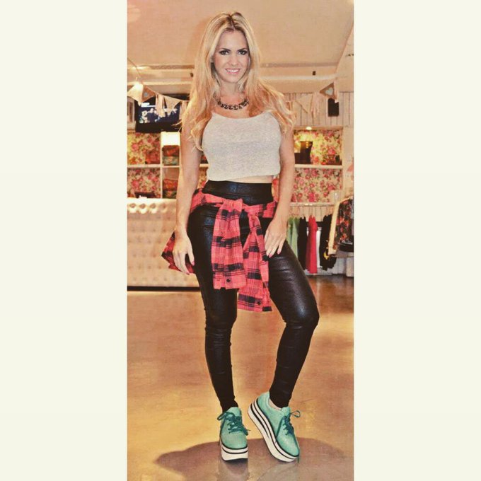 Look de sabado by @rincondemoda_showroom  #satuday #streetstyle  ✌?? http://t.co/leUgvURXML