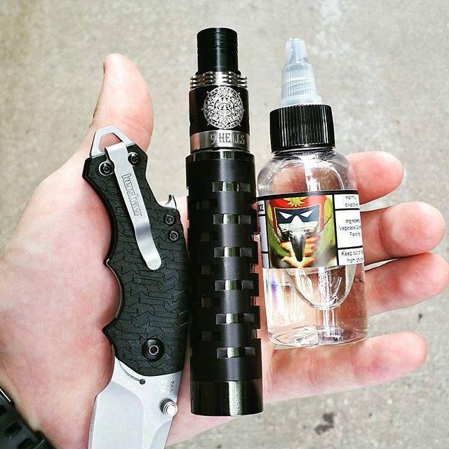 birdejuice's tweet image. 👉👉 @that_kid_vapes_2much 👈👈- #Handcheck for today is featuring my beautiful #limitlessmod … ift.tt/1gT6aiH