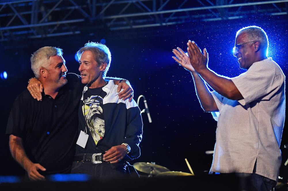 One more photo of <a href="/TaylorHicks/">Taylor Hicks</a> <a href="/CityFestBham/">Schaeffer CityFest</a>, by <a href="/tamikabham/">Tamika Moore</a>. (Fans, I know you want to see it.)