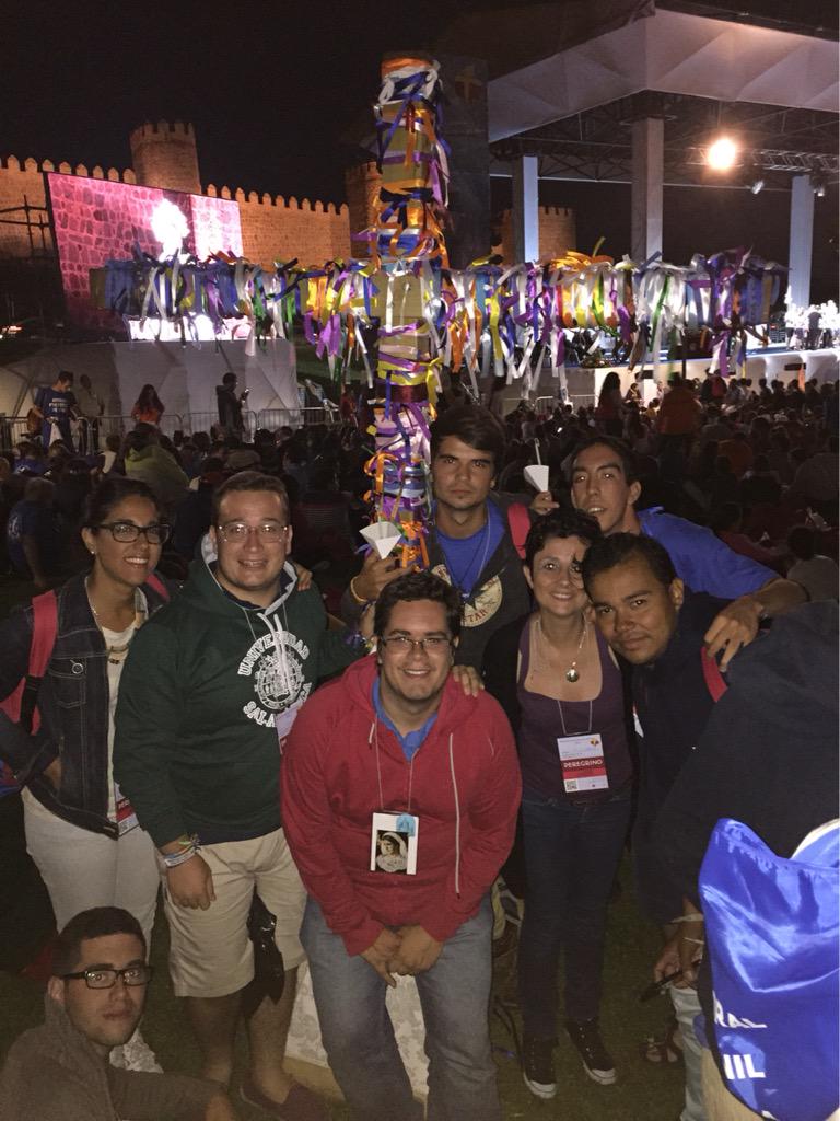 juanmigmunoz's tweet photo. Preparados para la #Vigilia del #EEJ2015 en #Avila #AmigosfuertesdeDios @Pontifex @eej2015 http://t.co/QLrmIo7Msh