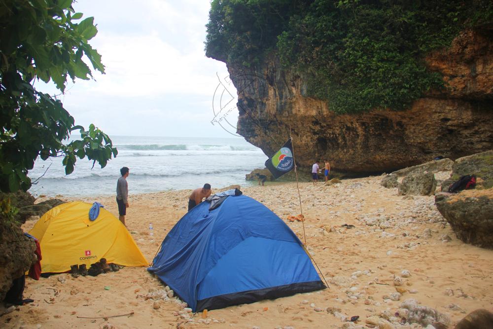 xplore_indo's tweet photo. Melongok Ngunggah, Eksotisme Pantai Tersembunyi 

http://t.co/VyivDdm7B5 http://t.co/opOfcrCe9C http://t.co/bXyOF1hka5