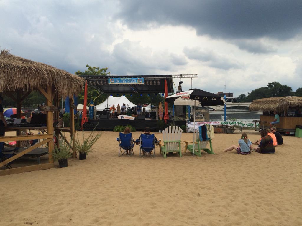 Roth_PIOnline's tweet photo. Organizers say they had good turn out at family day this morning and are expecting a good crowd tonight http://t.co/PHOgv9sWjp