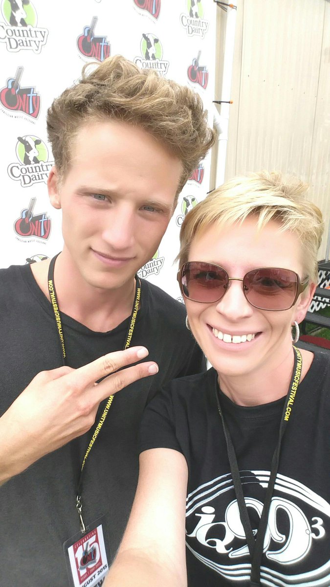 MegabugMegan's tweet photo. Selfie with NF. :) http://t.co/JanVyieUKm