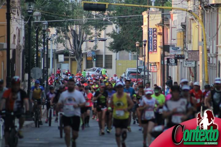 MaratonVillista's tweet photo. Así se vivió la 1ra Edición del Maratón Durango Villista (fotografia Ángel Castillo) http://t.co/RRhYNivy0j