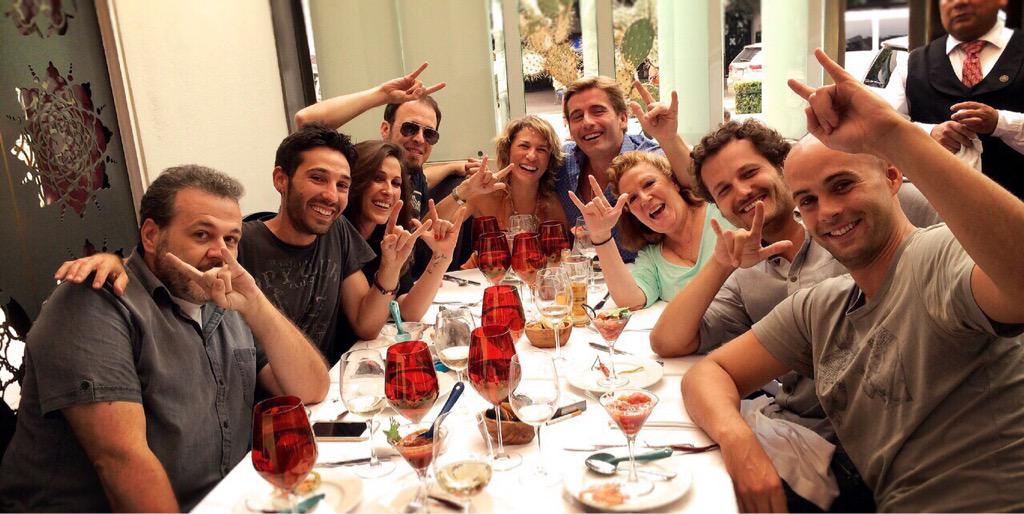 _MaluOficial_'s tweet photo. Momentos inolvidables! Celebrando todo lo bonito q esta naciendo en México! http://t.co/zsLAsee98c