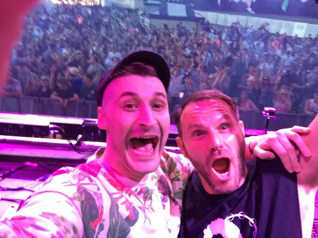 Big ups to everyone at <a href="/SFFestival/">Strawberry Fields</a> tonight! Amazing vibes-bumped into a few choice DJs too <a href="/djmarkknight/">DJ Mark Knight</a> <a href="/JAGSKILLS/">JAGUAR SKILLS ❌</a>