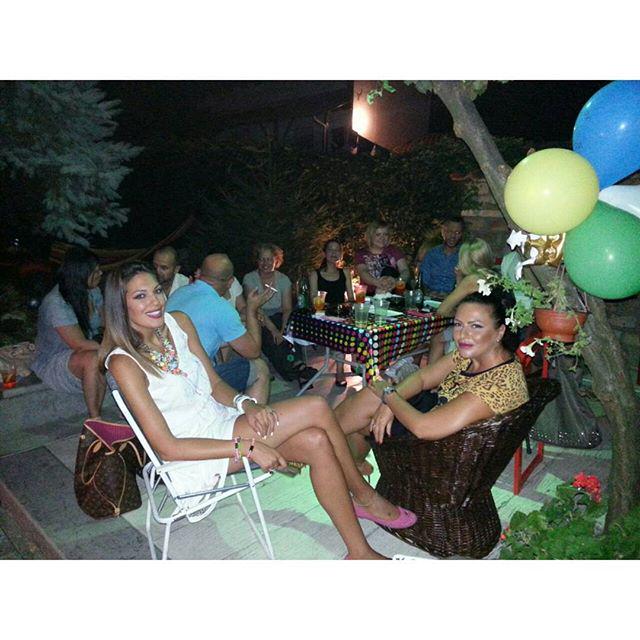 LiliMStojanovic's tweet photo. Feliz cumple #Masaaaa๐๐๐ TQ! Besos y bendiciones #sisters #birthday http://t.co/DqYxblWbO9