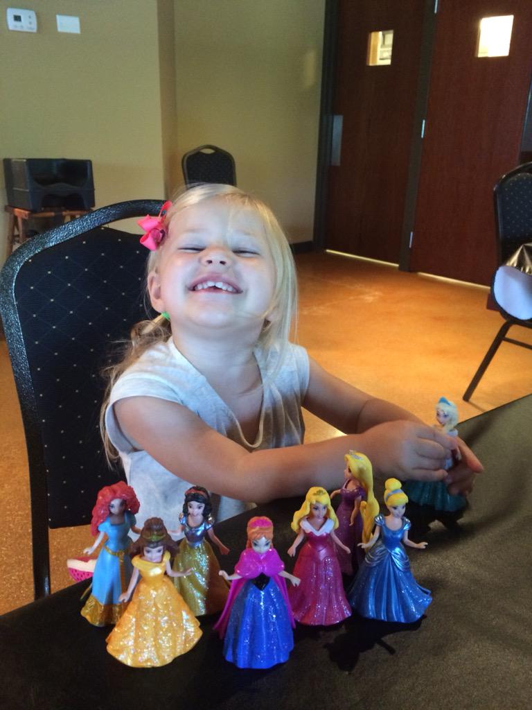 VIP262o's tweet photo. My princess with all her princesses! #clairbear http://t.co/cpv4jVBQkU