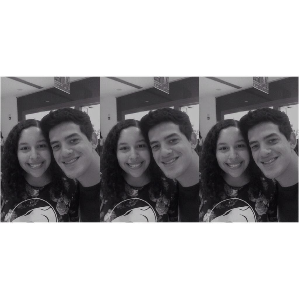 microfoniaever's tweet photo. 💕💕💕💕 #fotodefã http://t.co/uyFXDsWdtx