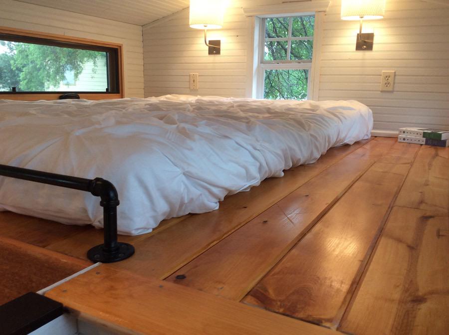 realtinyhouse's tweet photo. 250 Sq Ft Tiny Home in Austin, Texas http://t.co/m3pQK3hPjb