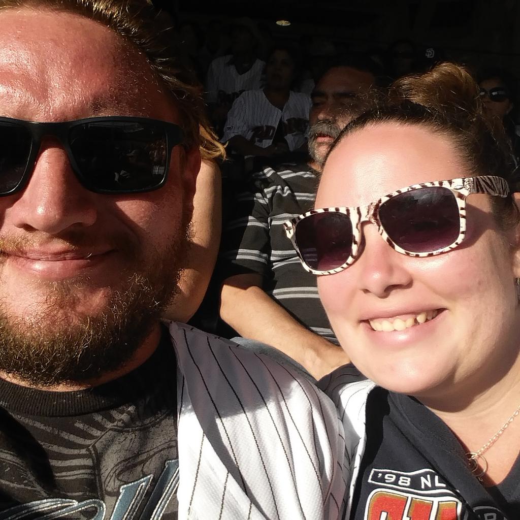 Teri Rhodes (dino_xoxo) Twitter