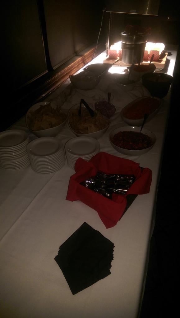 ecezzy's tweet image. Ah yeah poutine bar #jonandjustine2015