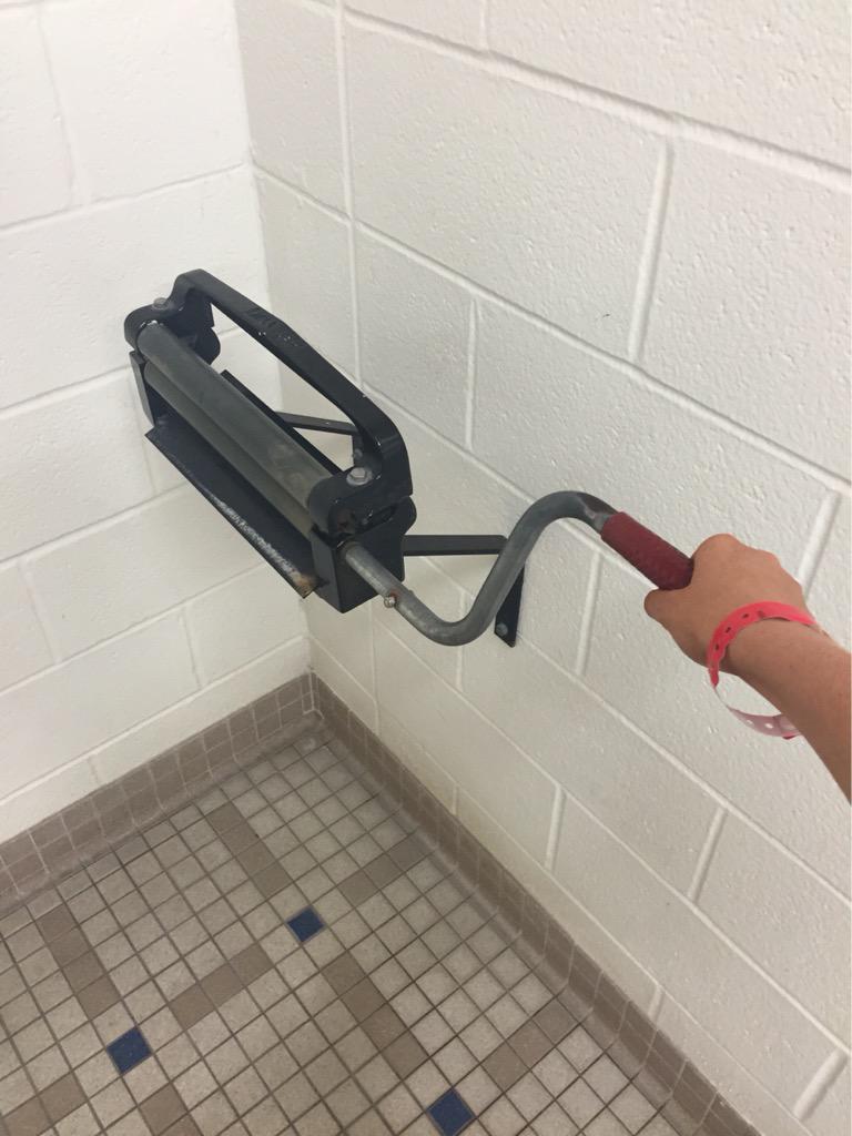 Erica_Dittmer's tweet photo. It's the mystery crank! #unbreakablekimmyschmidt http://t.co/FRXNRpKh42