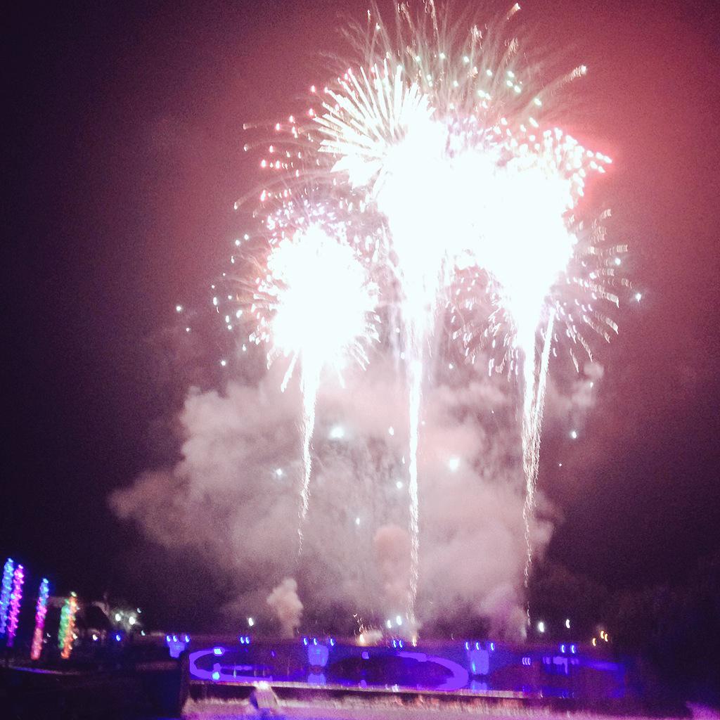 ontheriverfest's tweet photo. We ended #OTR in style! Thank you to everyone who came out this weekend to help us support @homelesscenter! http://t.co/viqnF3C4ge