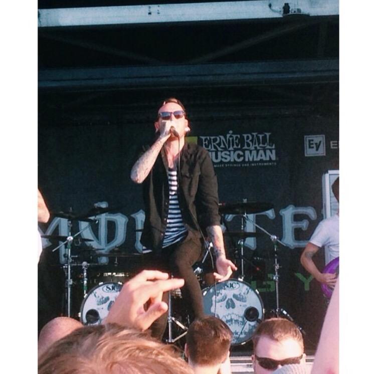 sschuii's tweet photo. #tb to the best show I've seen #chelseagrin @AKGrin http://t.co/h7MdEYPKKl