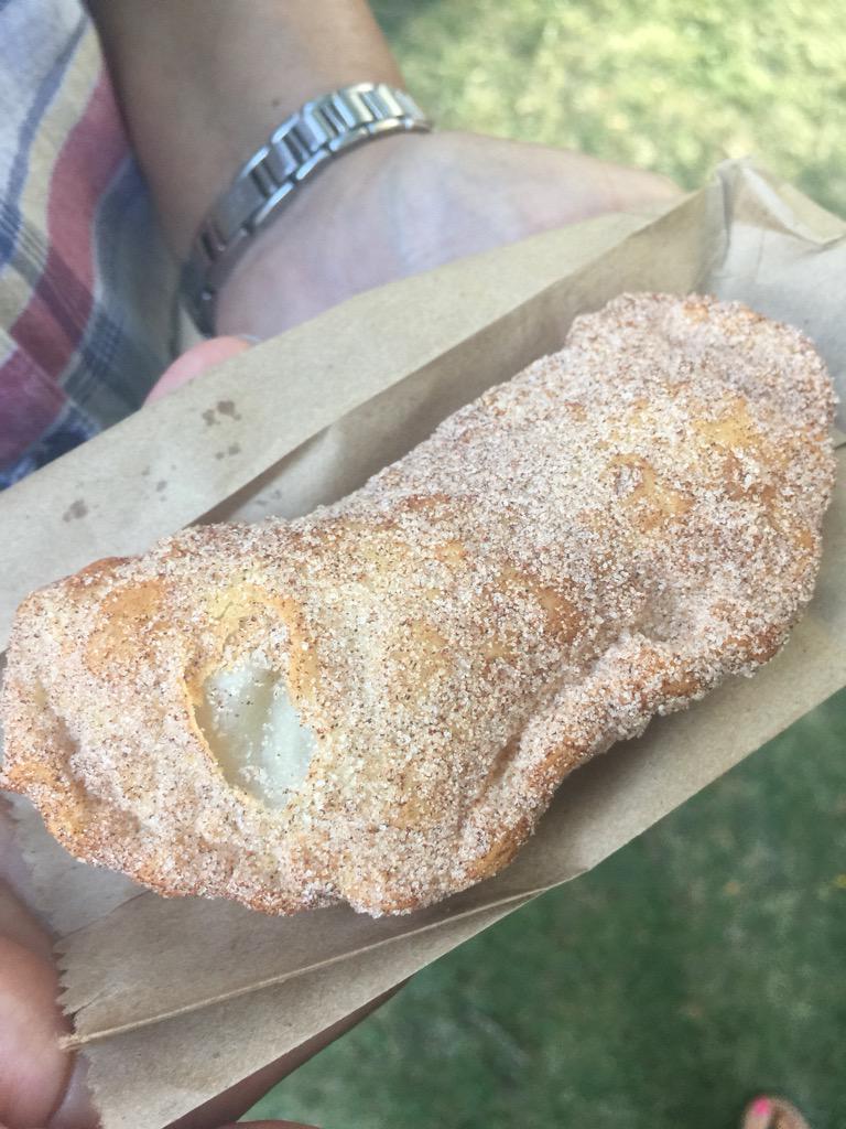 hungryhiba's tweet image. Had a yummy Apple Cinnamon #Empanada from @MariasEmpanadas #PFTF