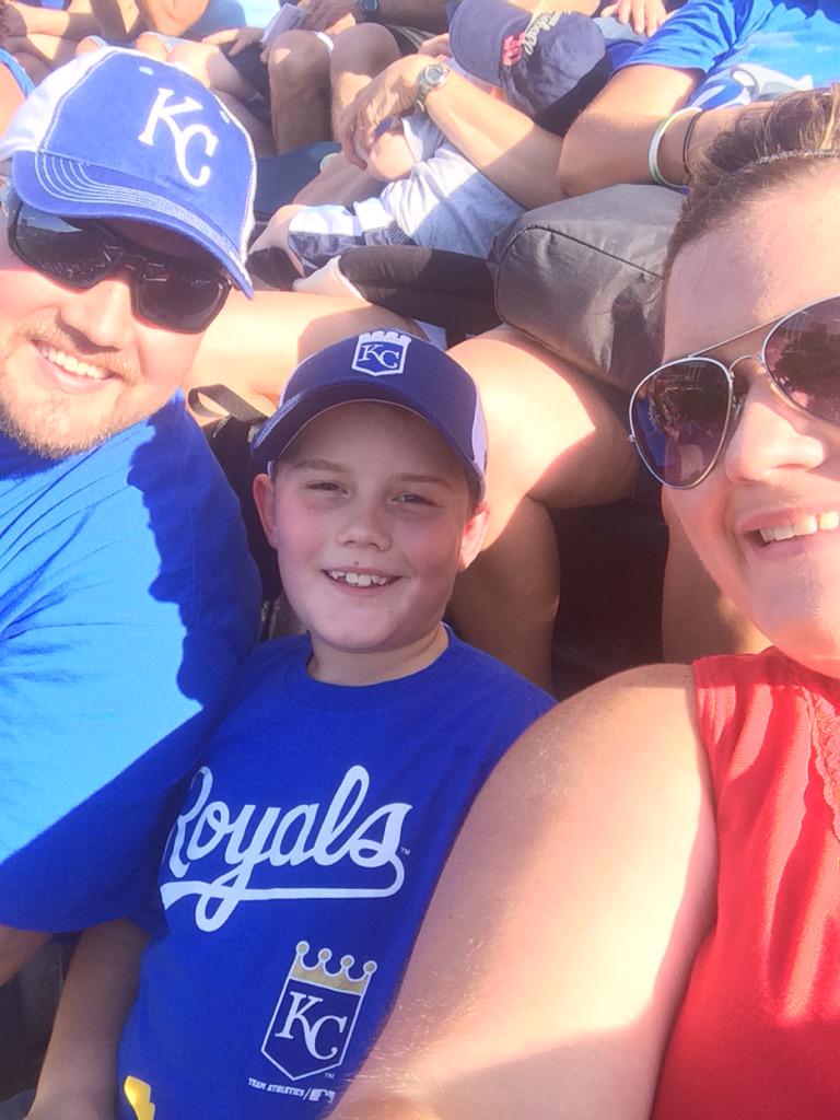 ethynsbusymom's tweet photo. Round 2 at the K!!!!! We ❤️ @Royals #RoyalsSocial http://t.co/wqUCAbl8zv