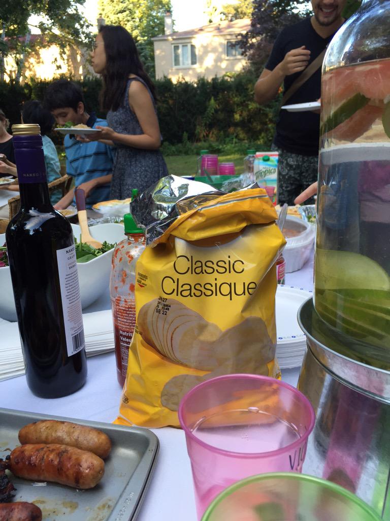 theMatthewTan's tweet photo. August BBQs #layslovessummer @LaysCanada http://t.co/c64sJt5XXc