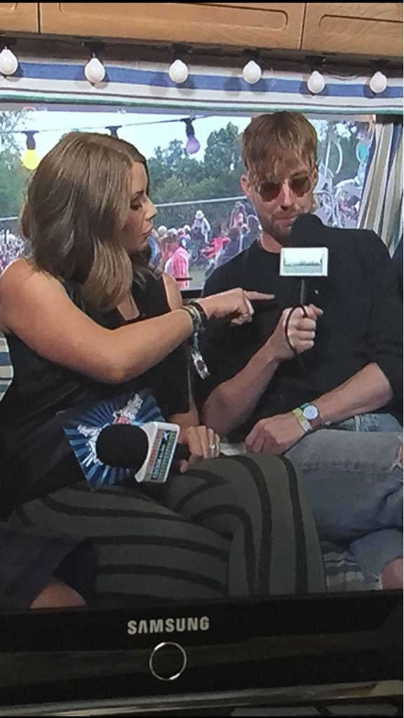 Promised the producer I wouldn't touch .<a href="/Rickontour/">Ricky Wilson</a> but it was difficult. Blistering set tonight guys <a href="/BelladrumFest/">Belladrum Tartan Heart Festival</a>
