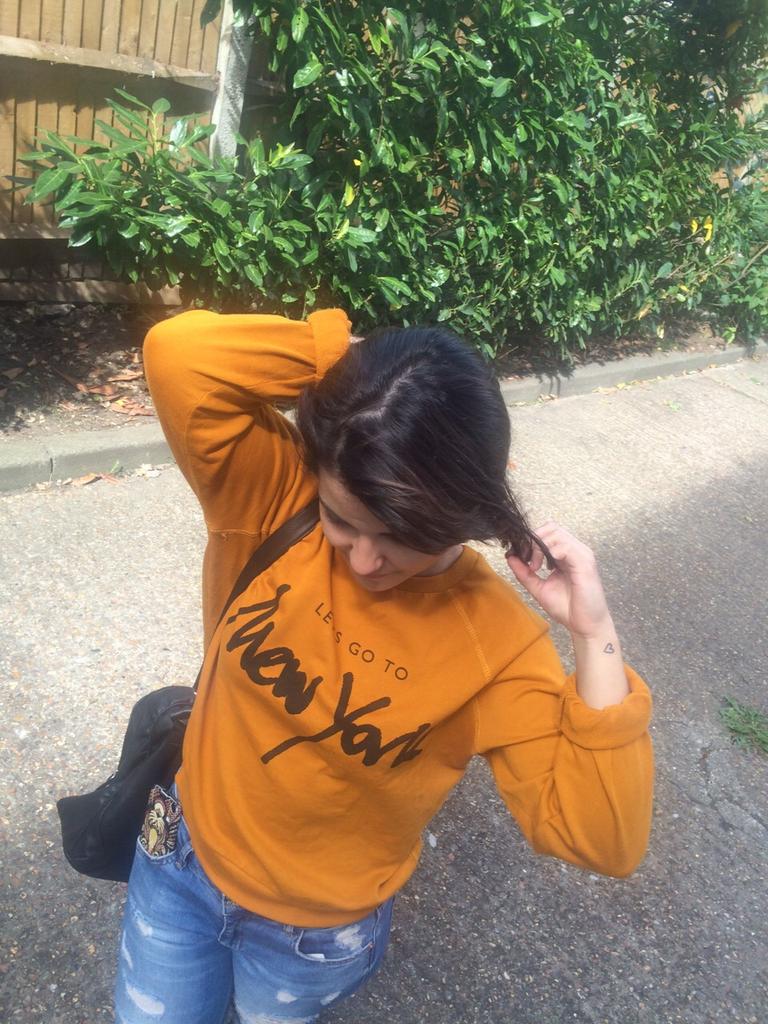 MundoMund's tweet image. Cuando es verano queremos que llegue el invierno y cuando es invierno queremos que llegue el verano.Aclaremonos jajaj