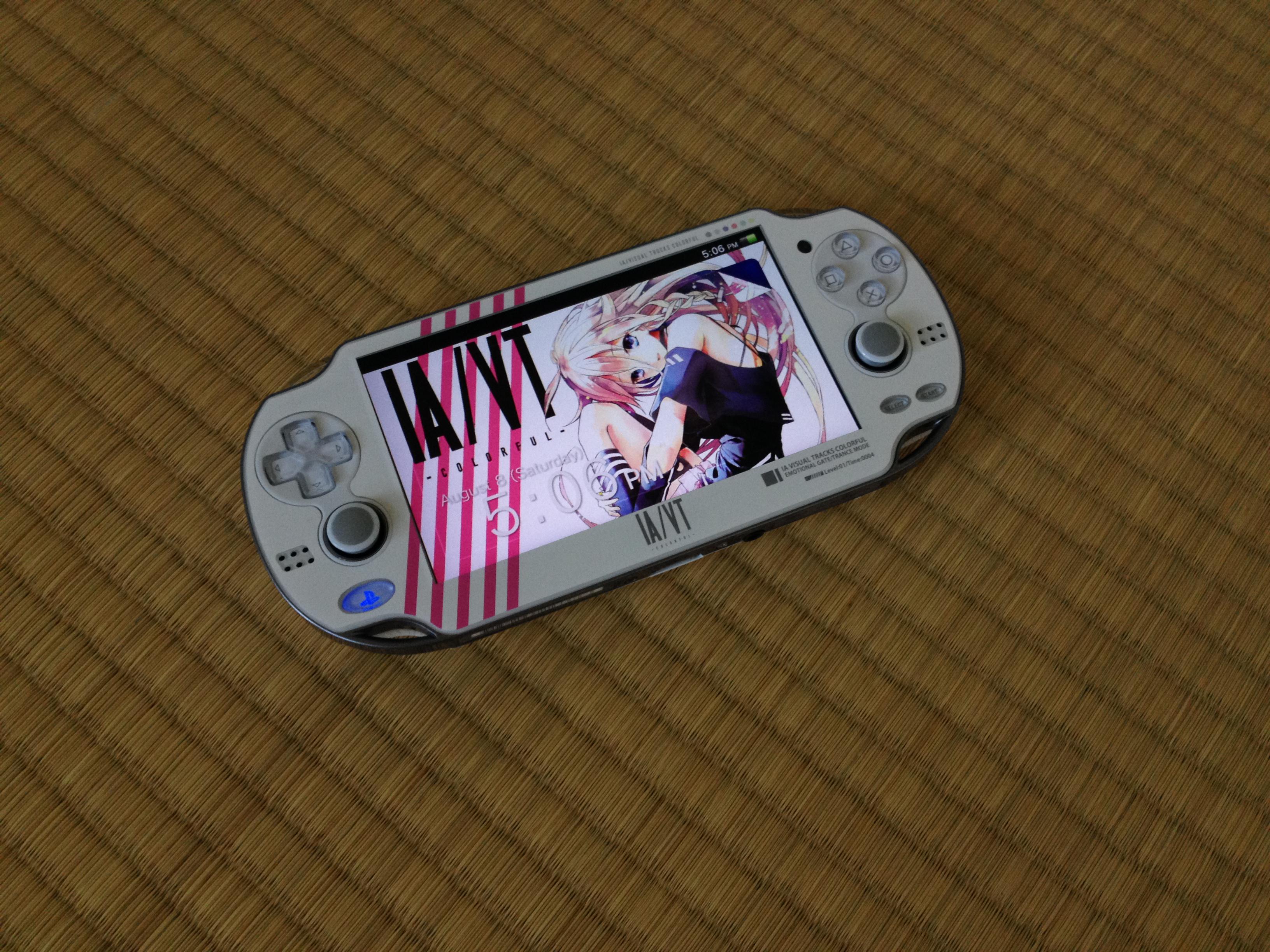 PSVita PCH-2000 × IAクリスタルボックス｜PS Vita
