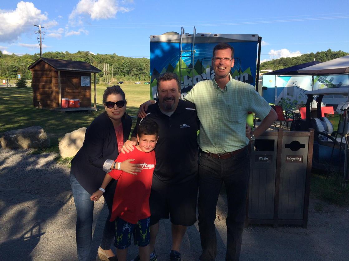 IntricitiALANA's tweet photo. Living the Dream w @LeaderFieldbook @muskokawoods at Alumni Day. #bestdayofmylife #futurecamper #everthingisawesome http://t.co/NeK1lwmtZY