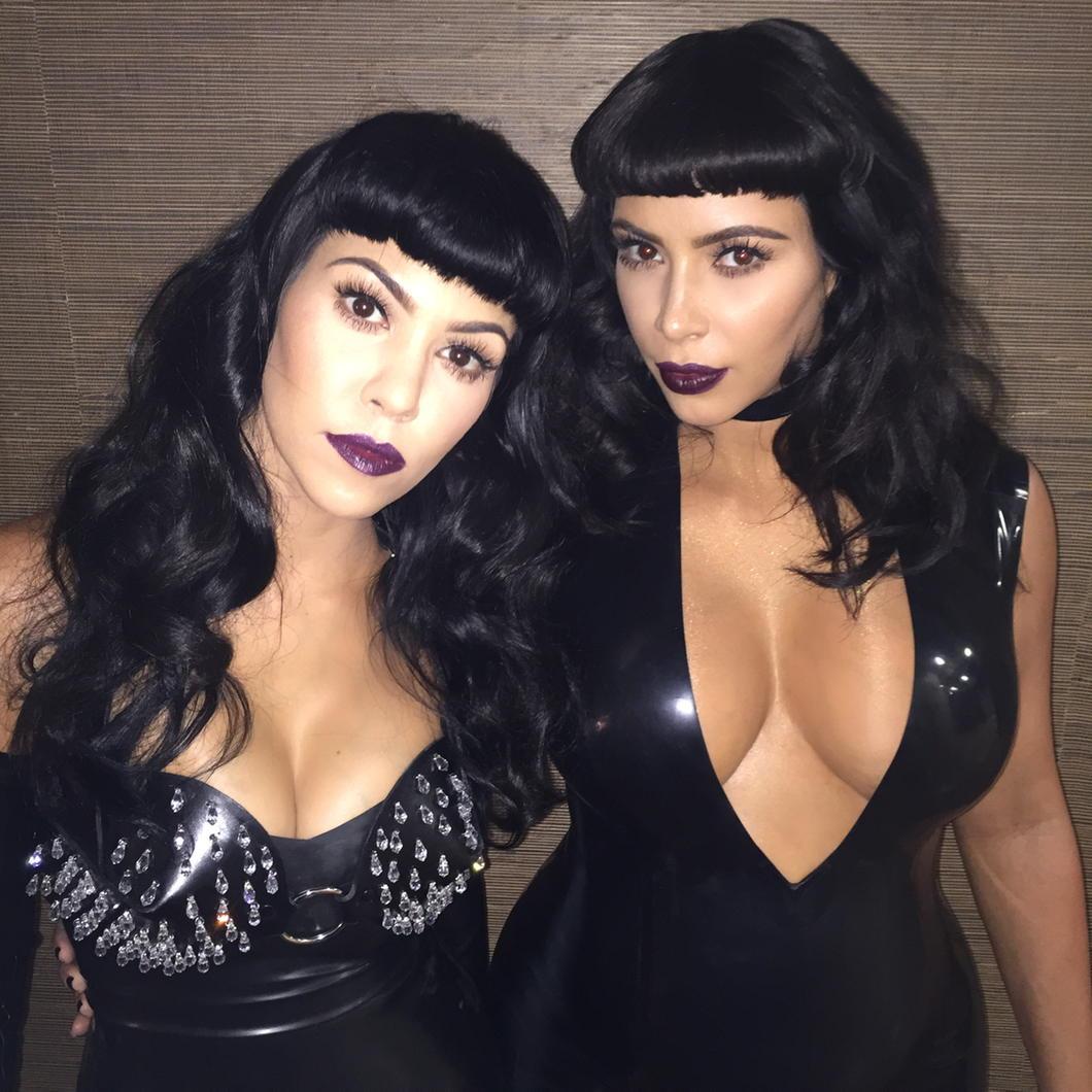 kourtneykardash's tweet photo. Just a chill sister Saturday. http://t.co/Mi3nhlIZIV