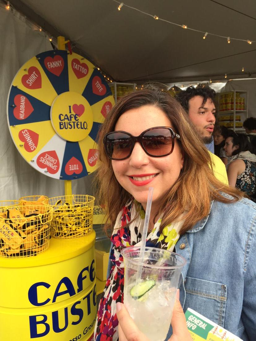 jcsjcsjcs's tweet photo. Karen at #cafebusteloprizewheel http://t.co/OYHpWFxvFb