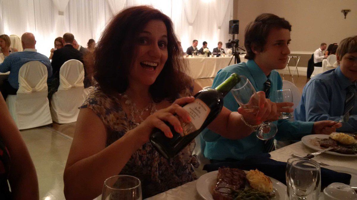 linadv86's tweet photo. #kickswed2015 #checkingoutthevino http://t.co/gFAn6vcvP7