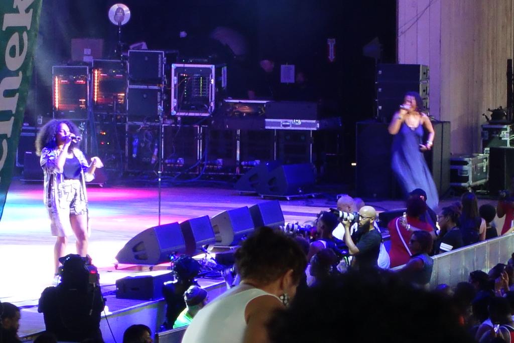 TheJournaler's tweet photo. @MarshaAmbrosius Sooooo Glad I didn't miss this #FloetryReunion to finally see you both live at #MerriweatherPP http://t.co/QUyAbD5xLW