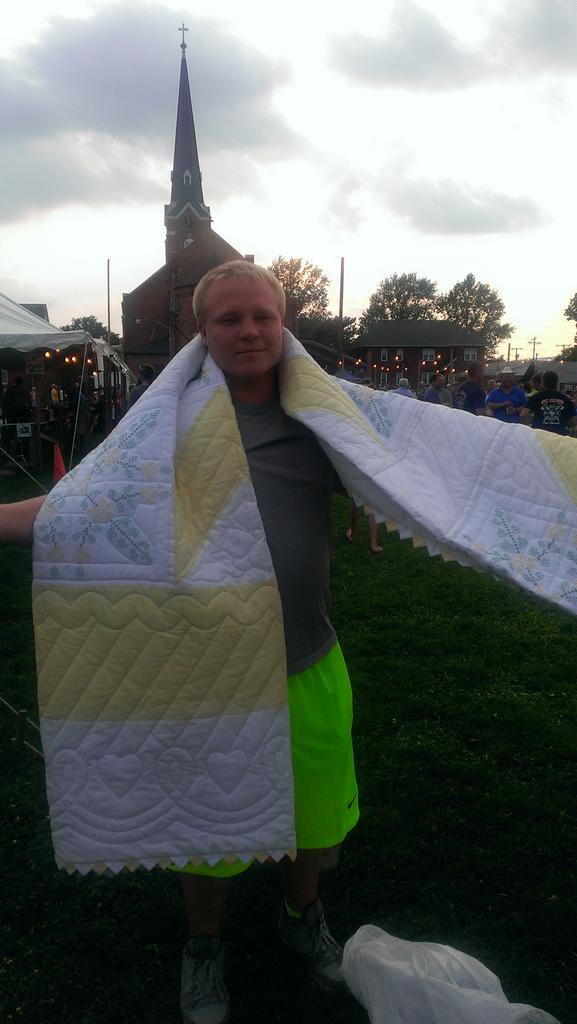 SeeWainGo's tweet photo. This one's for you, grandma. #bingoking #quiltmaster http://t.co/kbNIwfUXP8
