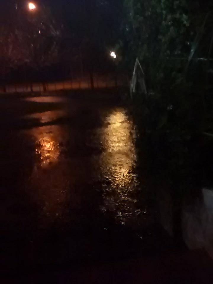 El agua hasta la puerta !!