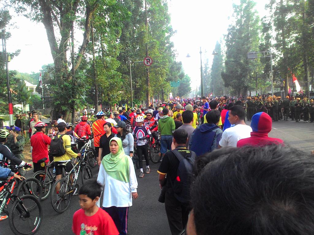 #LIVEREPORT Pawai Veteran, peserta pawai nampaknya sudah bersiap melakukan pawai.