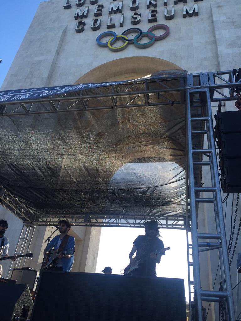 mickeyheynen's tweet photo. Awesome time at the #LABurgers festival. Impressed with #thefarwest band http://t.co/vLUW9gMf4F