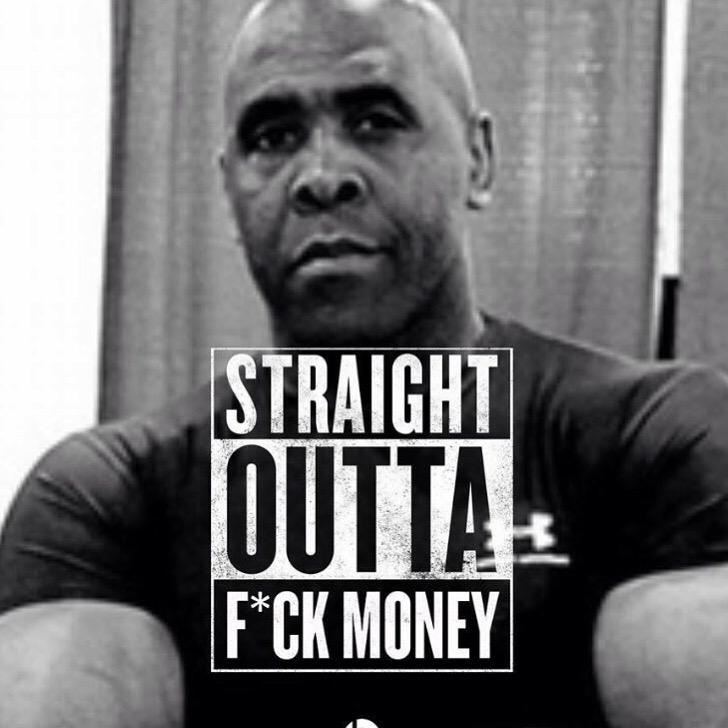 TheRealVirgil's tweet photo. Saturday night doing it right = Olive Garden and #fuckmoney http://t.co/5d46RL4iyh