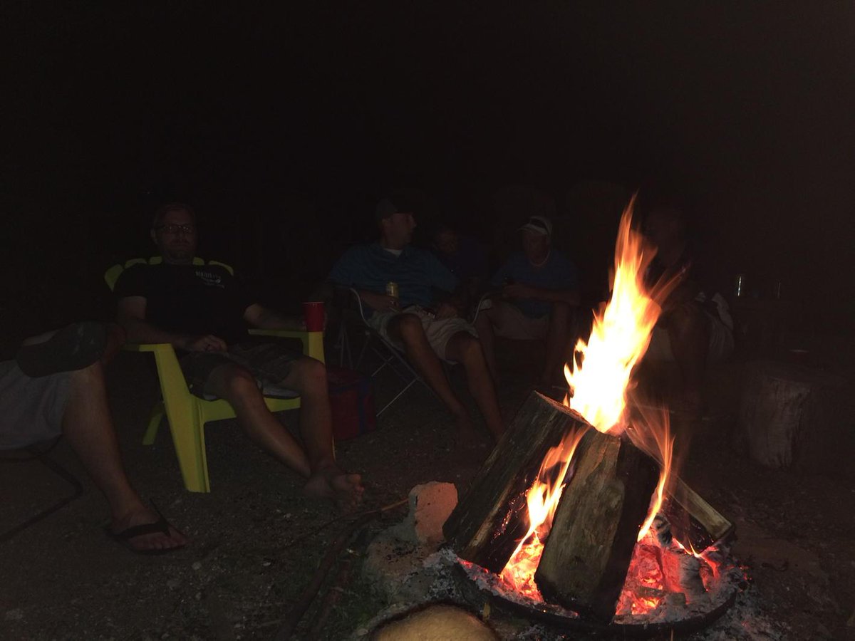 MKassian's tweet photo. @ms ttrisaacs @scottmkraus @judsims @joel_robinet Friends till the end! #greatday http://t.co/Iq0qI2gs2w