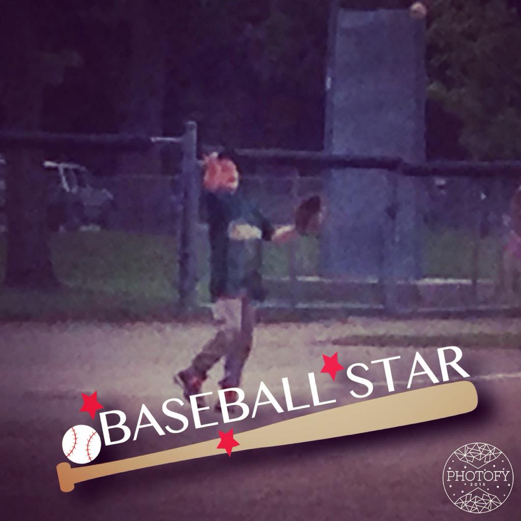 nanner_7's tweet photo. Super catch by my super 💫 #listowelteir2rookies #undefeated #greatdayteam #doitagaintomirrow http://t.co/LfJcvWatFU