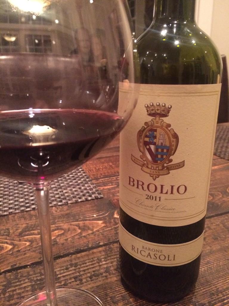 FS_Jacqui's tweet image. #goodfeiends #gettosteppin #Vino @FlamingSaddles @FlamingSaddlesW #home #hellskitchen #jacquisboys boys