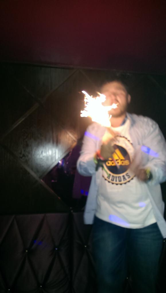 nofencesfacing's tweet photo. Fire eater @epsilon_apoc http://t.co/2BNrZPAZ1I