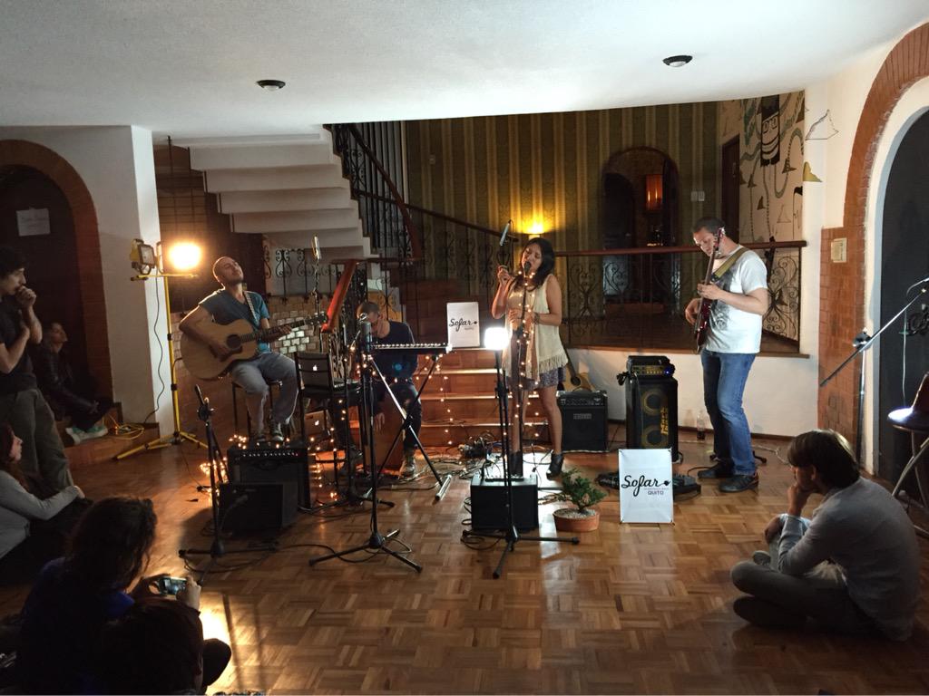 veroibarrag's tweet photo. #SofarUIO 👌🏻🎶🎺✨ http://t.co/RE8TetTkjT