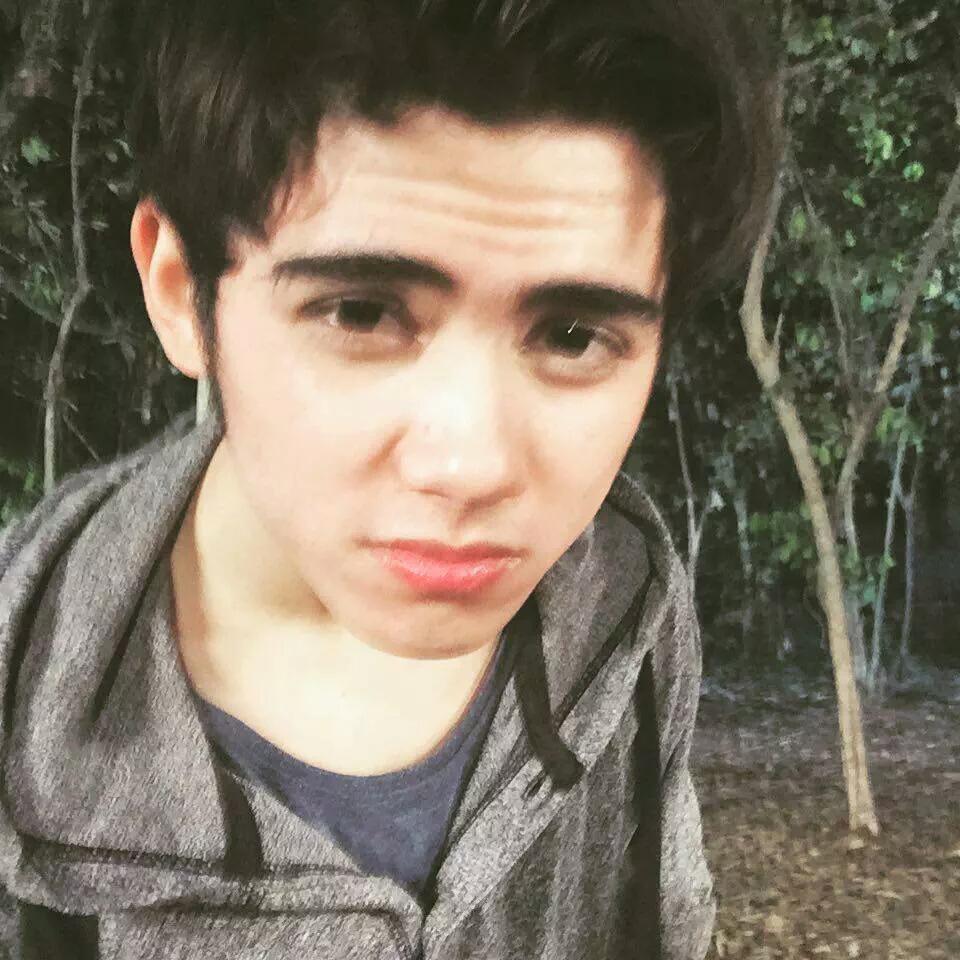 Alicious_KRW_'s tweet photo. Melelah hati adek bang ❤❤❤ http://t.co/tpU6ETHM17