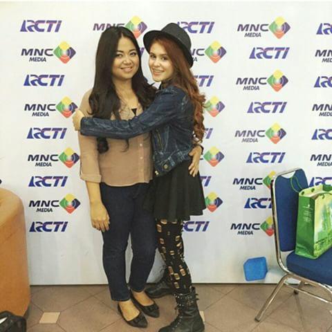 <a href="/ItsAngelJessica/">✨Jessica Bennett™❤️</a> <a href="/JessicaXFI/">Jessica Bennett</a> with <a href="/AjengXFI/">Ajeng Astiani</a> :)