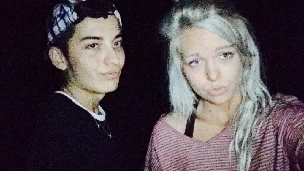 thotgonewild's tweet photo. “@morganautumnn: u r my 🌞 http://t.co/P8uAHOZ9q3” 💞💞💞 love this
