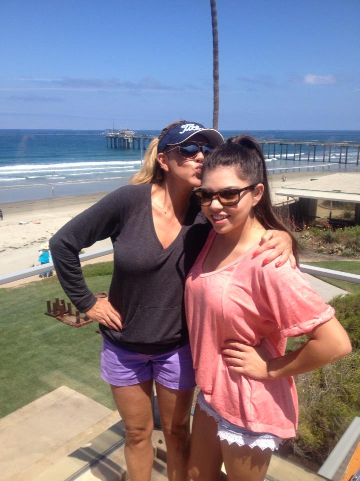 debbie_frantz's tweet photo. I already miss her! 😥😭 http://t.co/qir0Dridre