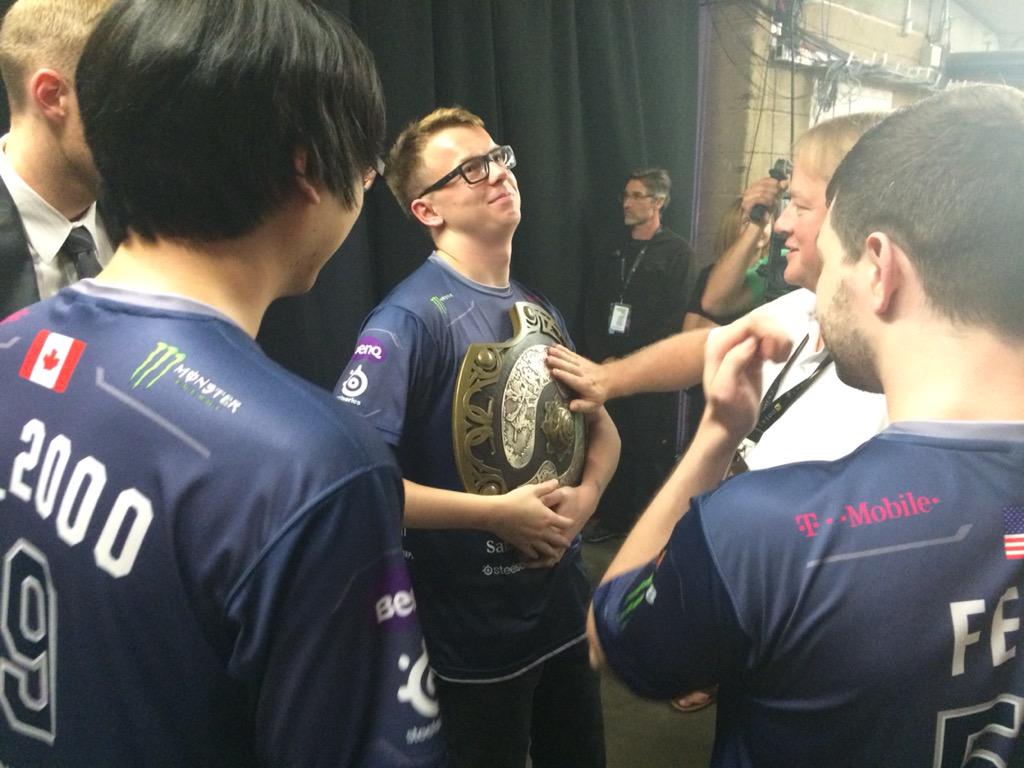 CL7wlQhUYAEL5tH.jpg:large