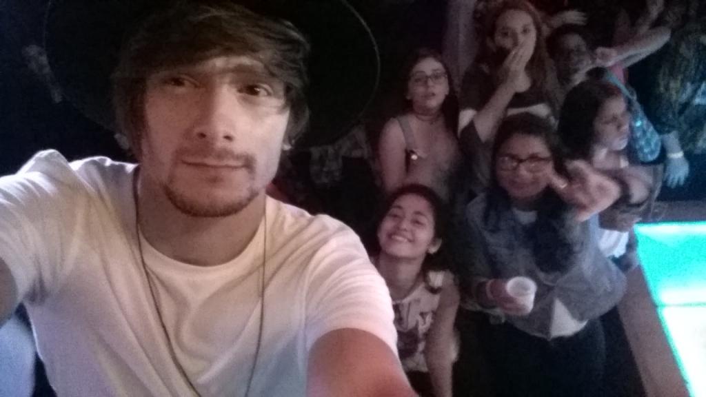 ton_morgato's tweet photo. Vlw meninaaaas... Por surtar e gritar muuuuito hj. 😍  amo vocês. http://t.co/HsYX6zt8zD