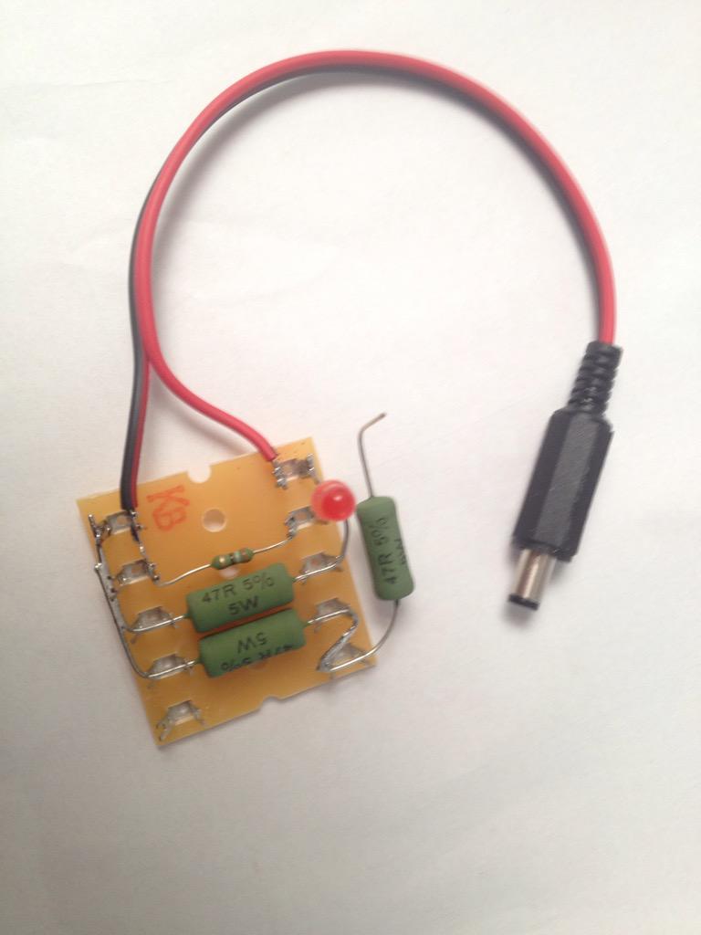 paulboot's tweet image. Gisteren geleerd, test electronica kun je makkelijk maken met een ruggenkrabber van #HEC uit de Molenstraat, Delft.