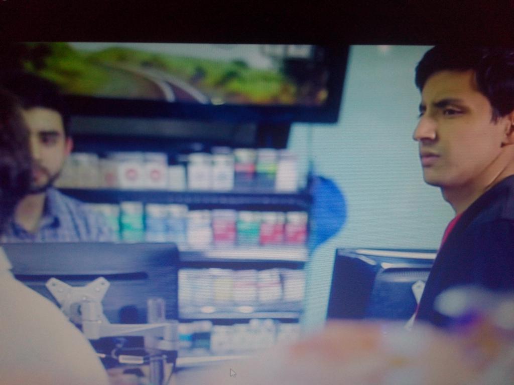 SoyDannyPuc's tweet photo. Viendo algo y aparece @JoseAndresCG 👏👏👏😁 #InocularEnYoutube #Inocular http://t.co/O6myrGoigG