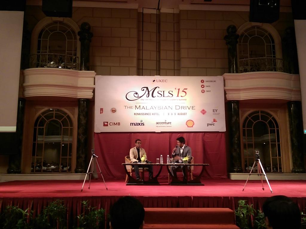 drs94's tweet image. Hard Talk with YB @Khairykj is live at #msls2015!